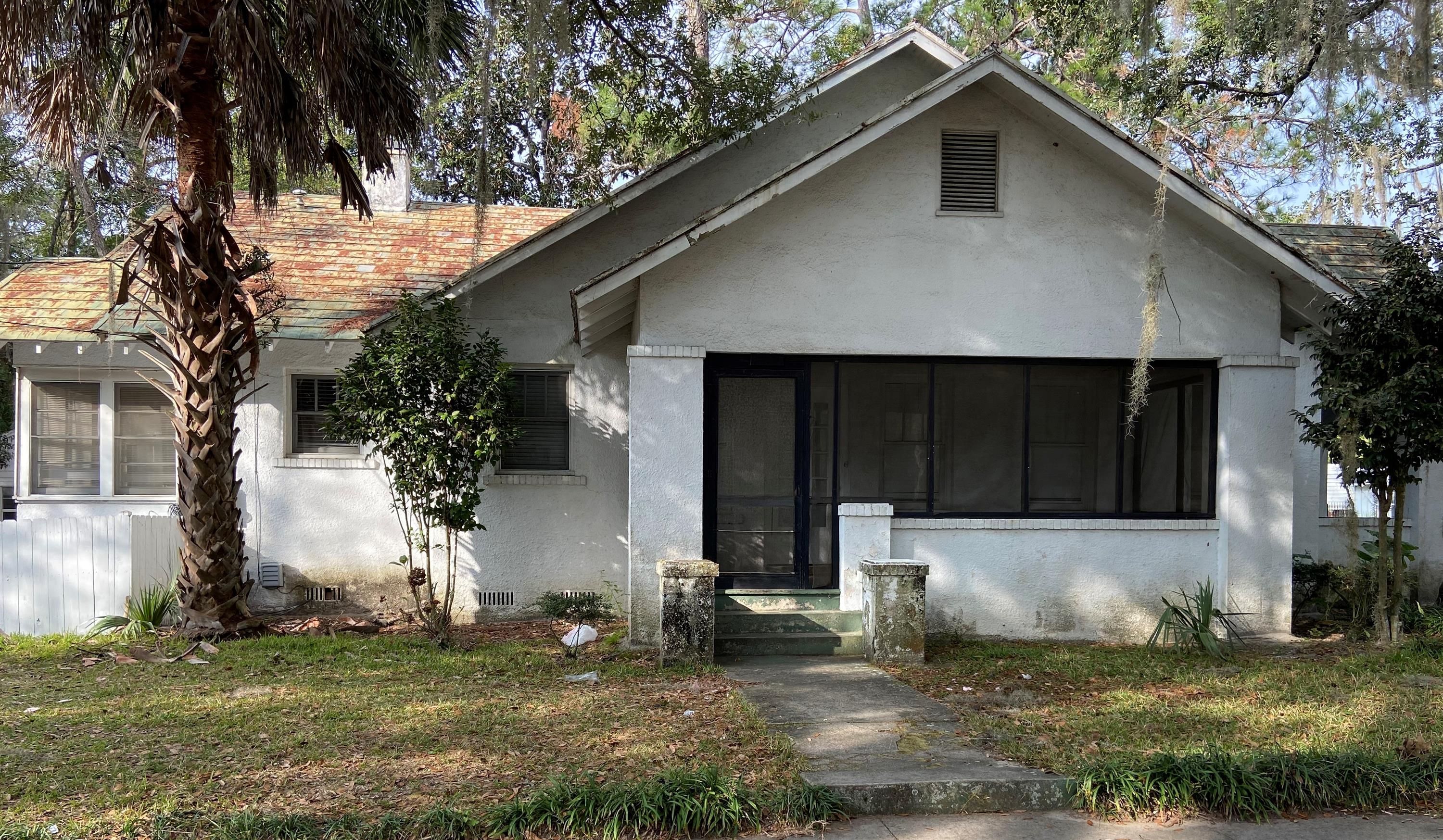 1200 North Toombs Street