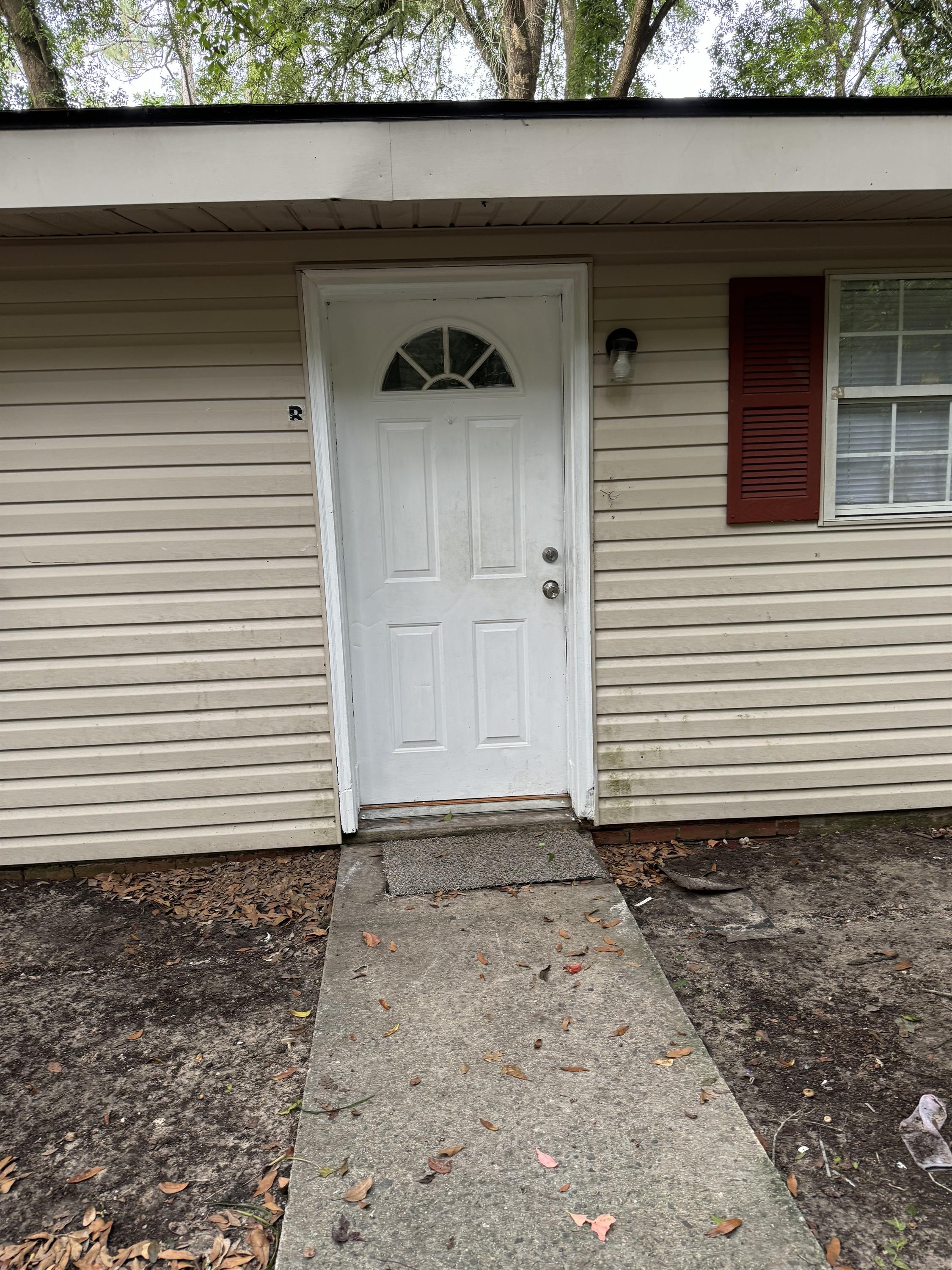 1608 Iola Drive - Apt B